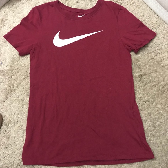 white nike shirt with red check